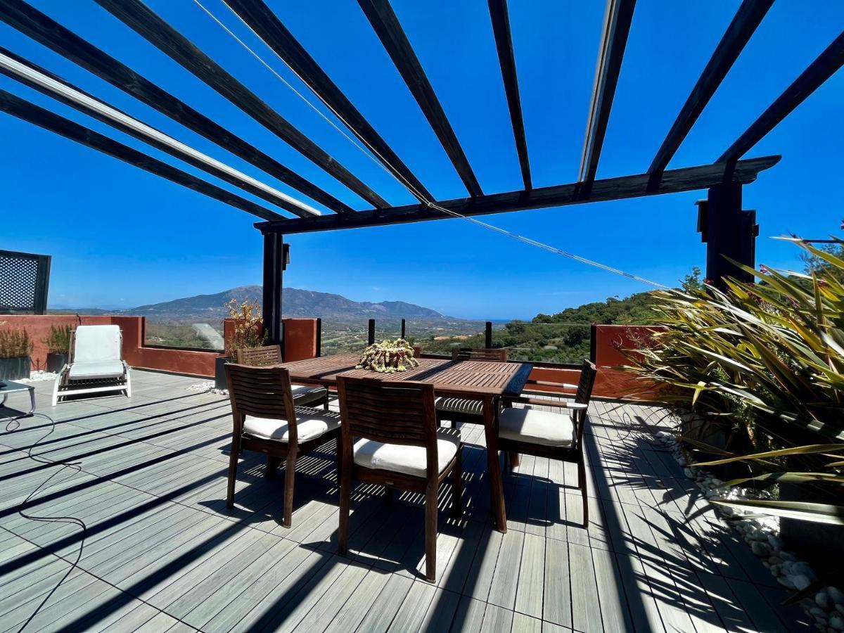 Bright In The Hills Of Elviria Appartement Málaga